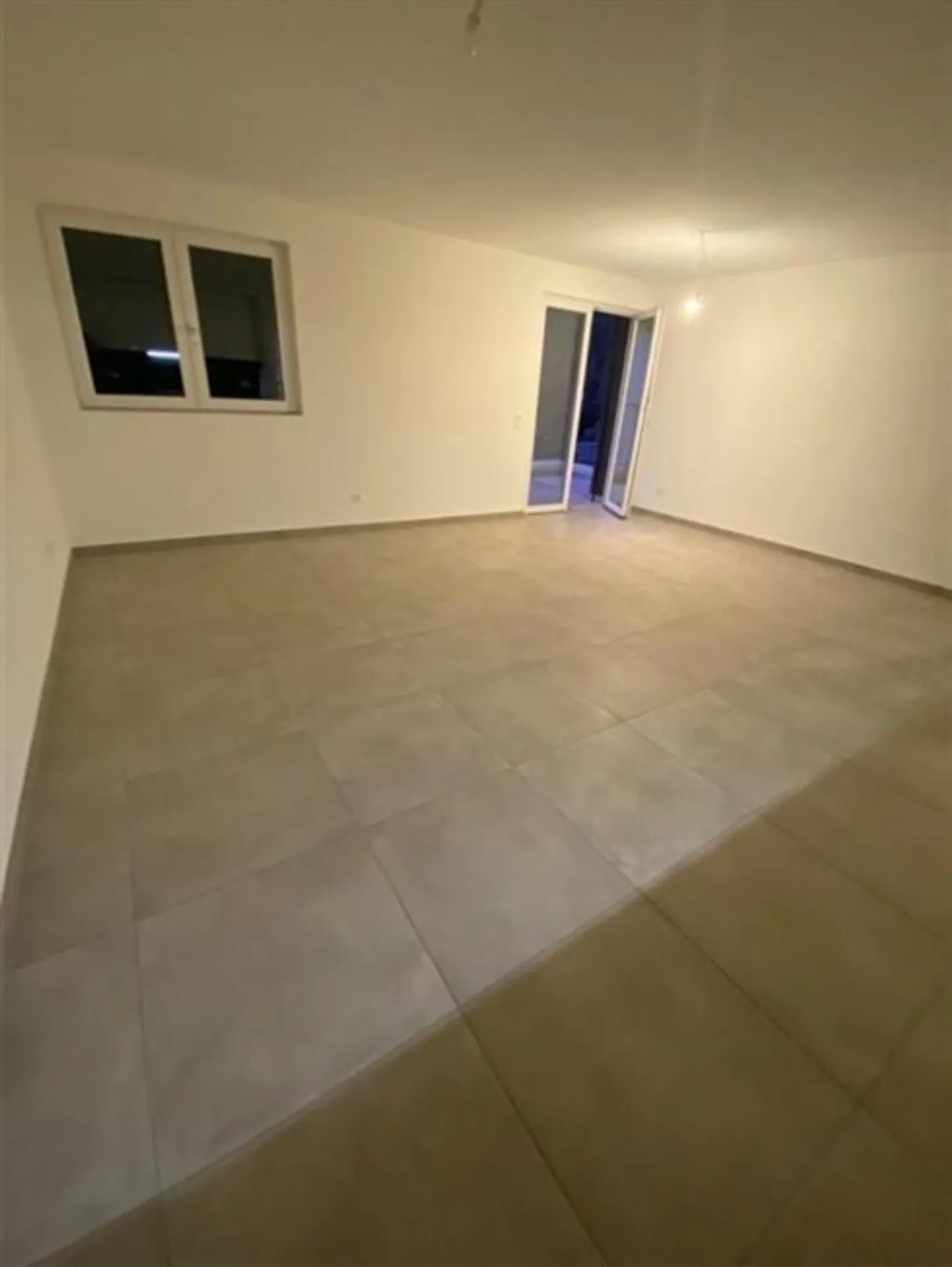 Schöne 2,5-Zimmer-Wohnung mit überdachtem Stellplatz in neuem Bau - Foto 5 von 18