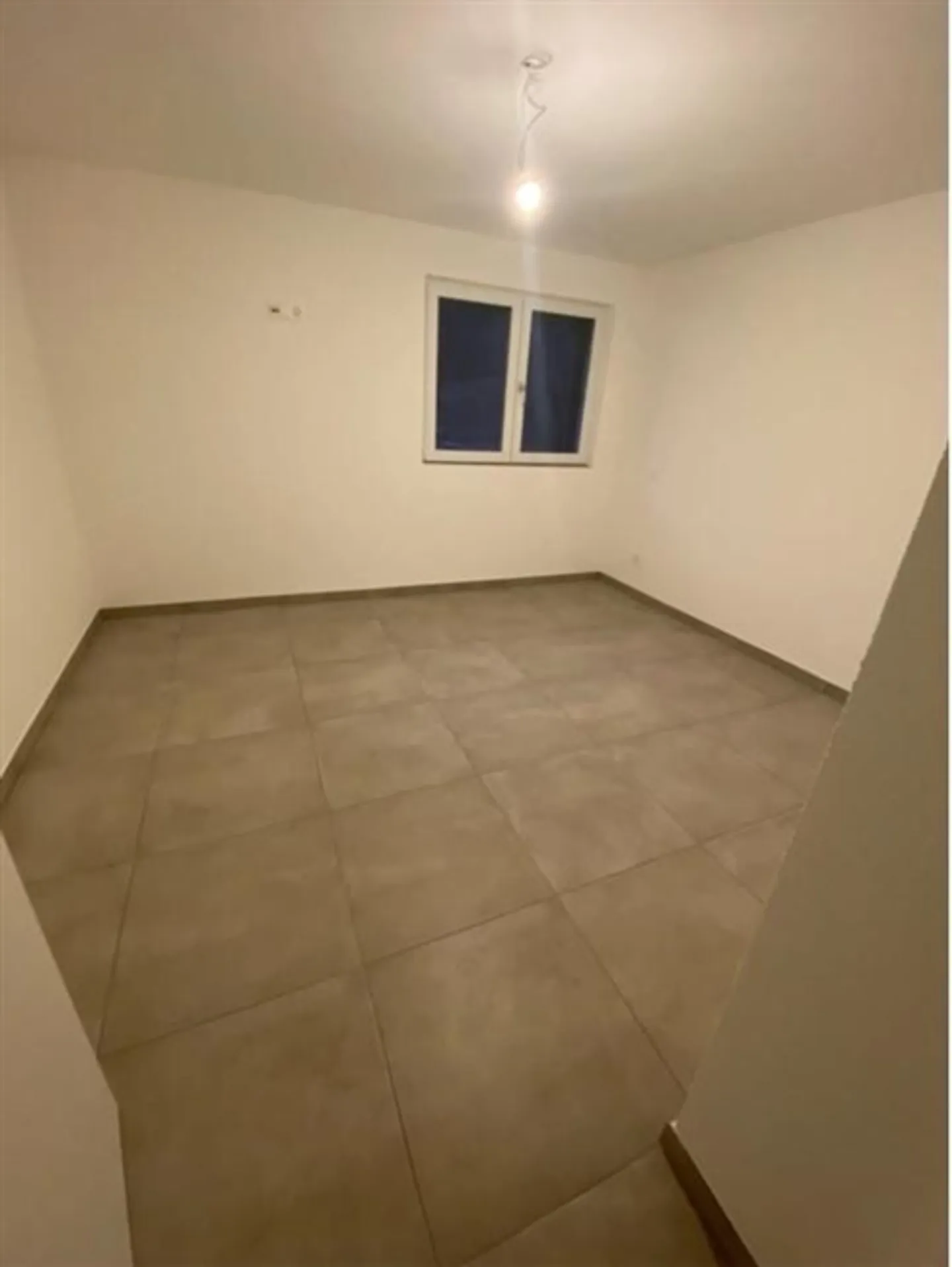 Schöne 2,5-Zimmer-Wohnung mit überdachtem Stellplatz in neuem Bau - Foto 8 von 18