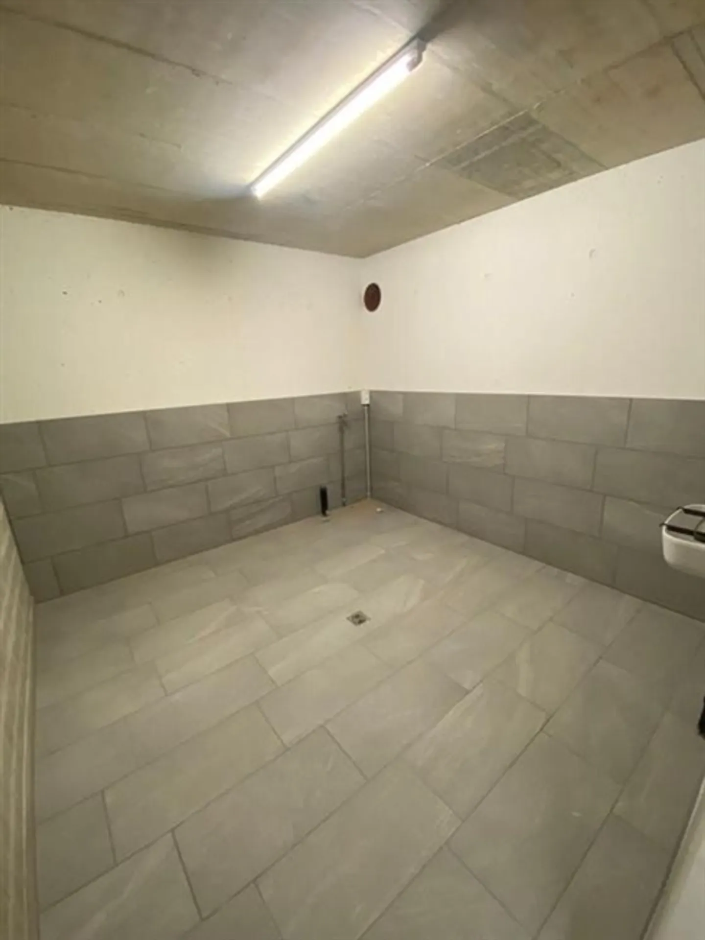 Schöne 2,5-Zimmer-Wohnung mit überdachtem Stellplatz in neuem Bau - Foto 13 von 18
