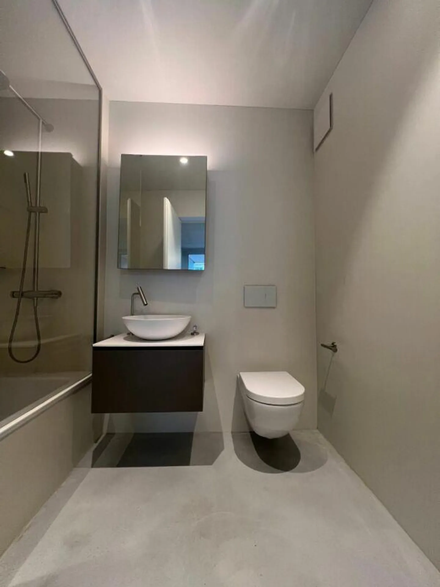 Appartement élégant et précieux de 3,5 pièces avec vue sur le lac - Photo 7 sur 9