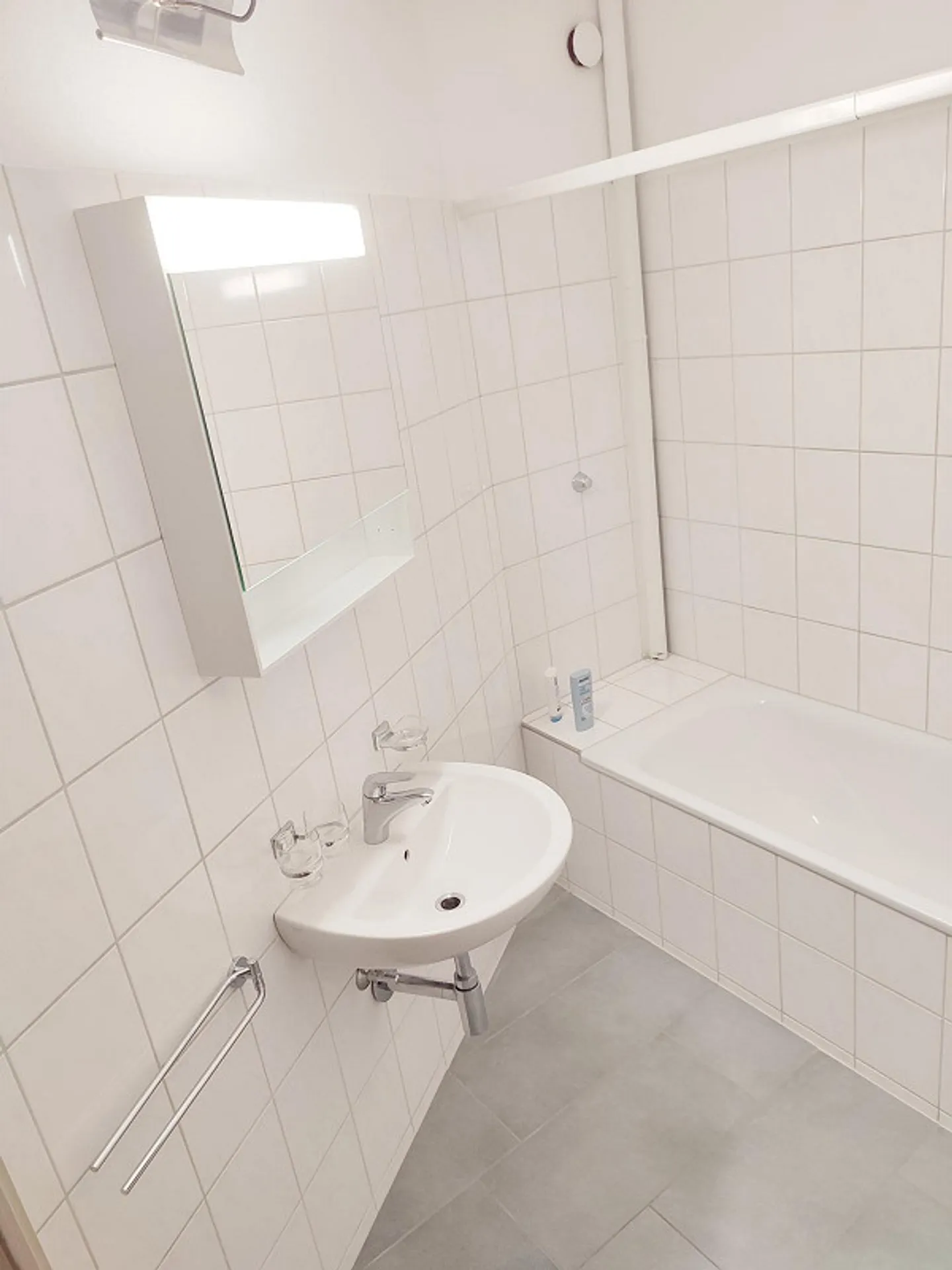 Près de la gare centrale de St-Gall, appartement ancien rénové et spacieux de 5.5 pièces avec balcon - Photo 11 sur 13