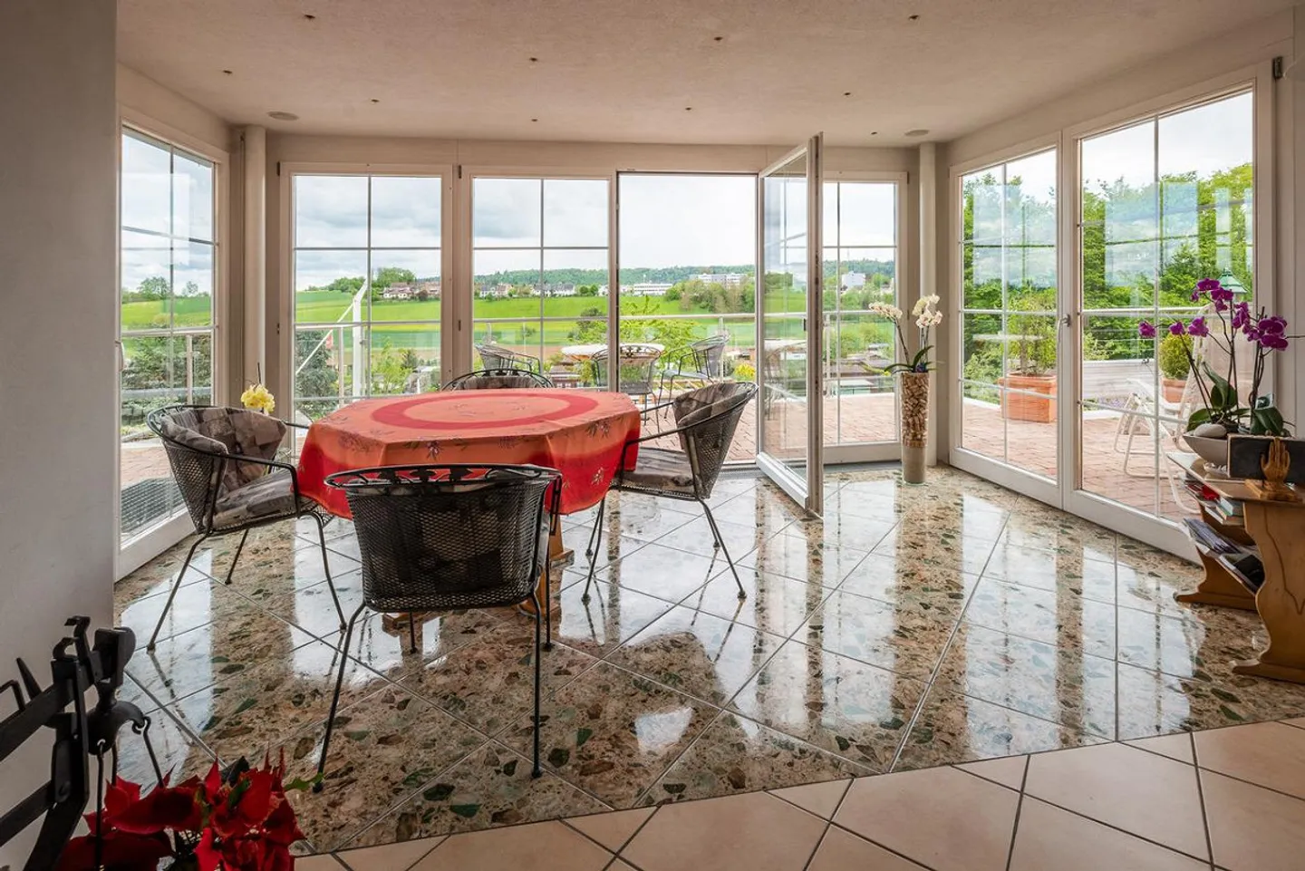 Perle en périphérie avec vue dégagée et piscine - Photo 14 sur 19