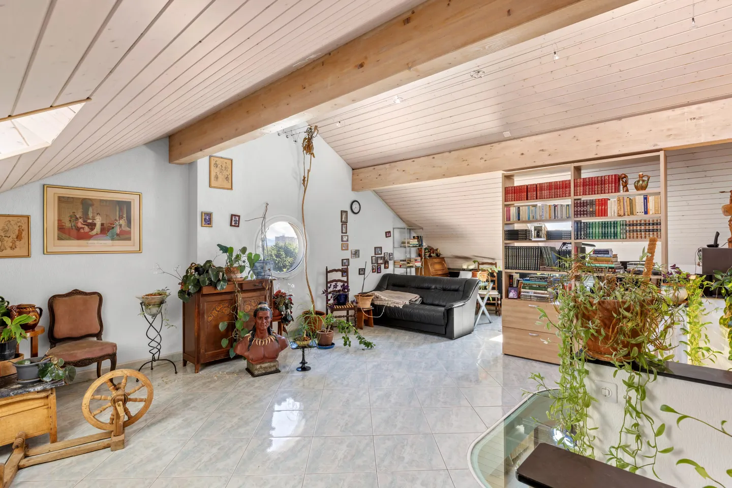 Elegant Duplex in Vich - Photo 9 of 10