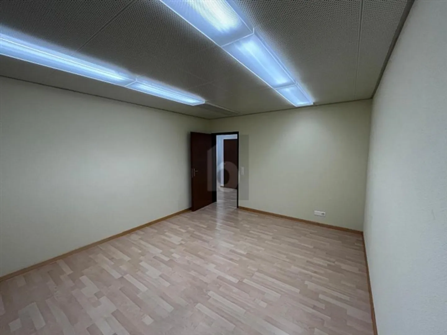 SPACIEUX ET MODERNE - Photo 2 sur 4