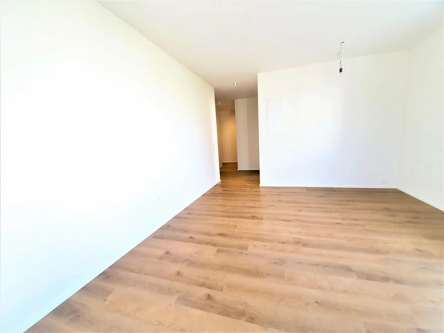 studio moderne dans un emplacement central - Photo 3 sur 8