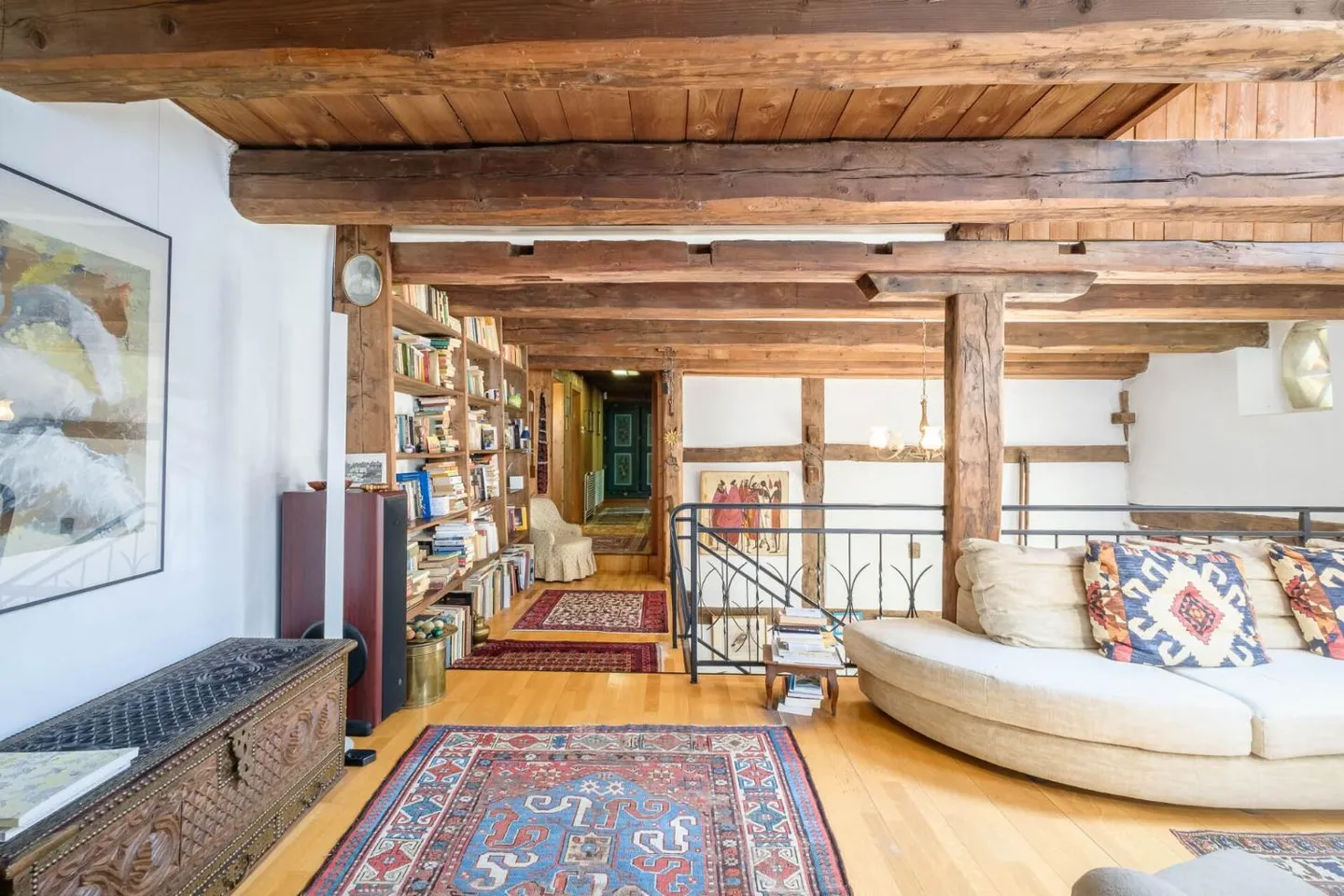 Casa di Villaggio Caratteristica con Giardino Fiancheggiato da Alberi - Foto 3 di 12