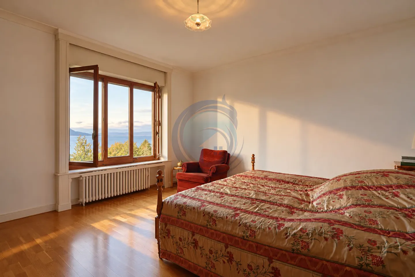 SPACIOUS 4.5-ROOM APARTMENT WITH PANORAMIC VIEW OF THE LAKE - Photo 6 of 13