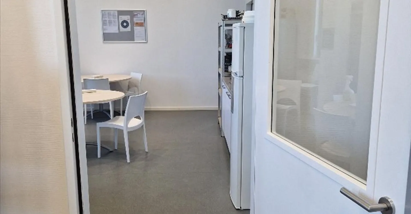 Office space for rent - Photo 4 of 26