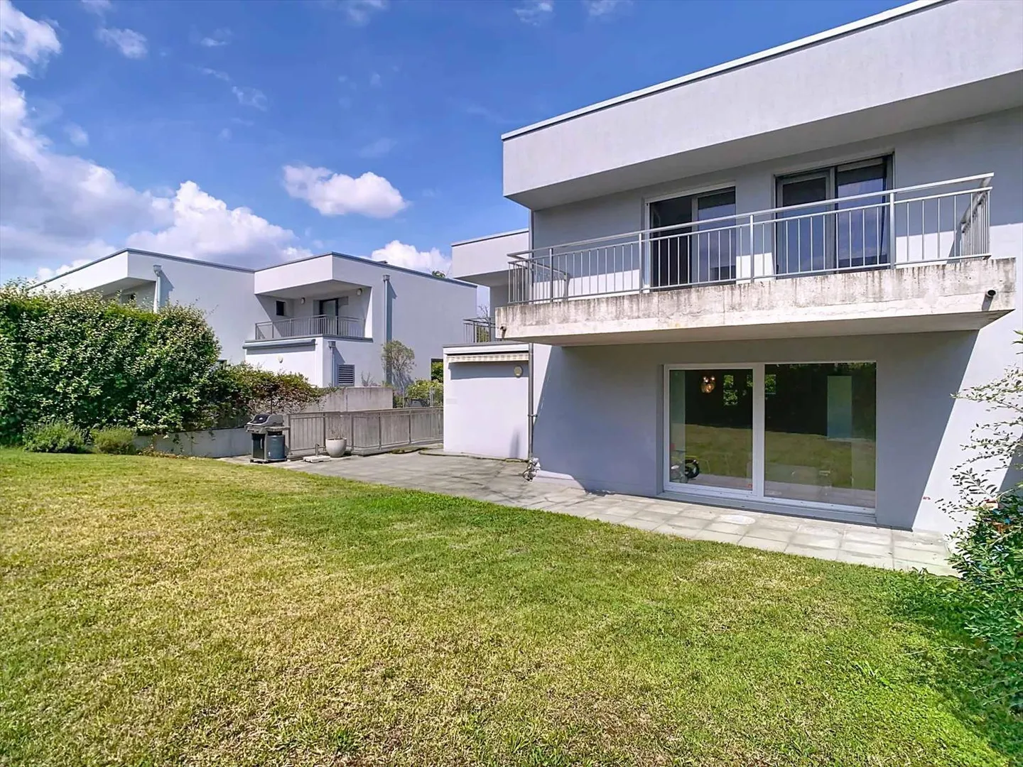 Pleasant and spacious terraced house MINERGIE - Photo 1 of 13