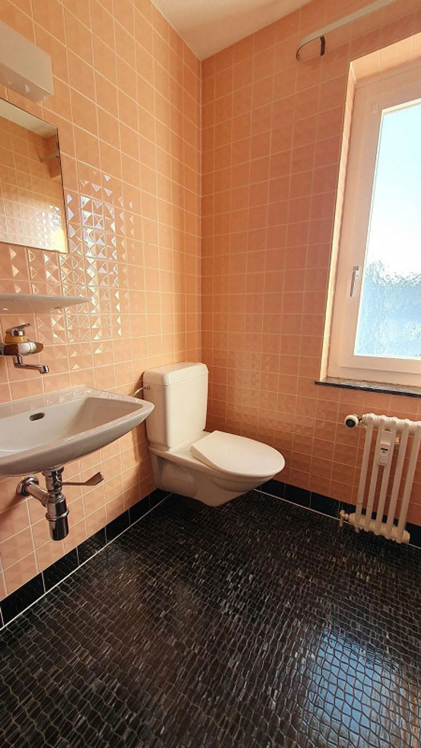 Attractive penthouse apartment in a central location - Photo 8 of 13