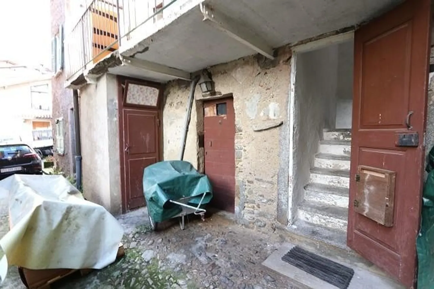 Casa di 5 locali nel nucleo da ristrutturare - Foto 10 di 19