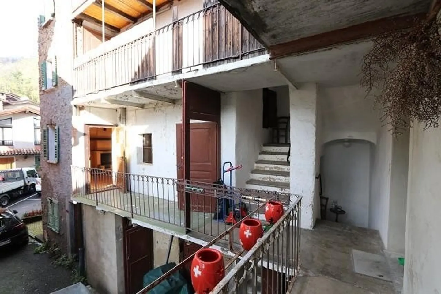 Casa di 5 locali nel nucleo da ristrutturare - Foto 11 di 19