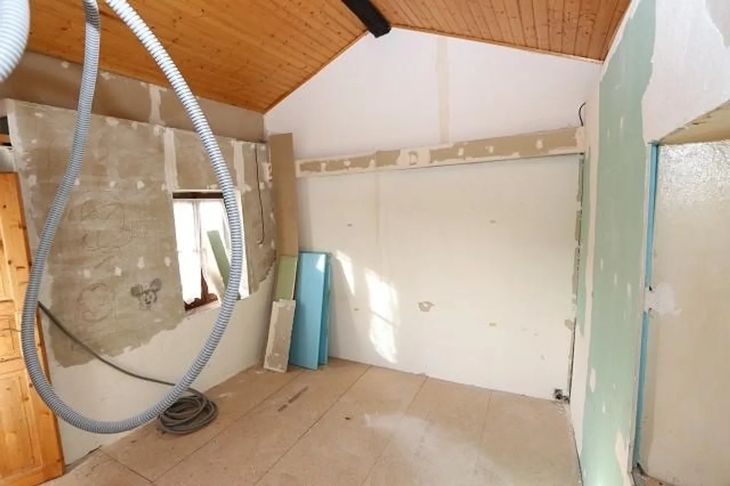 Casa di 5 locali nel nucleo da ristrutturare - Foto 3 di 19