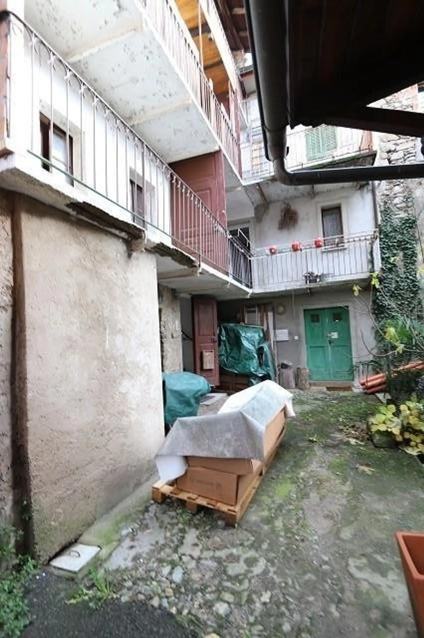 Casa di 5 locali nel nucleo da ristrutturare - Foto 19 di 19