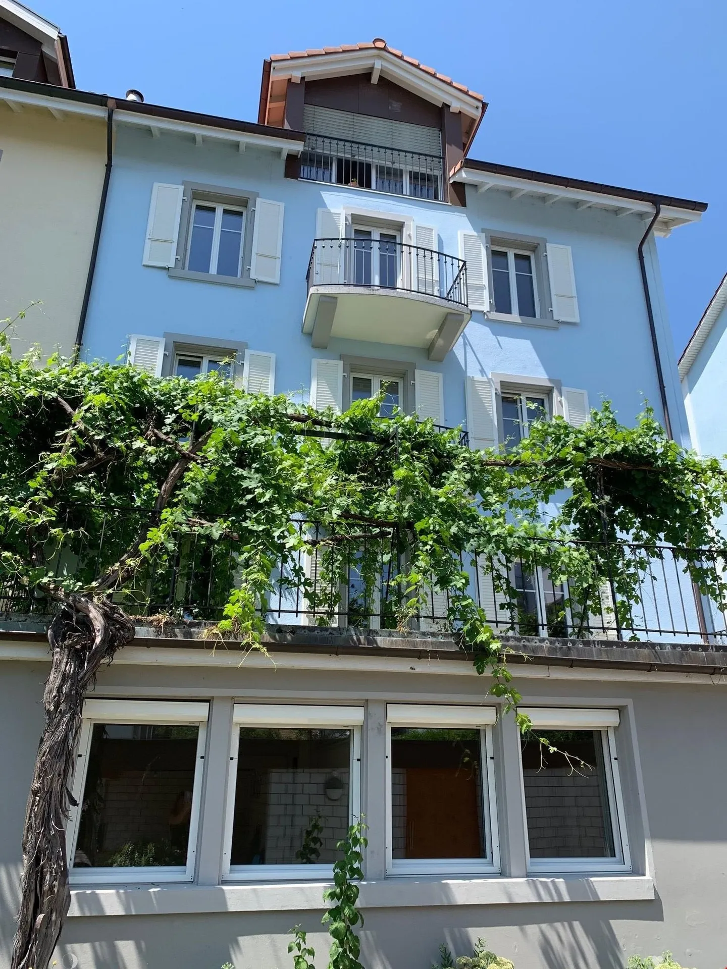 Moderne 2.5-Zimmer-Wohnung mit Terrasse im Hochparterre - Foto 2 von 20