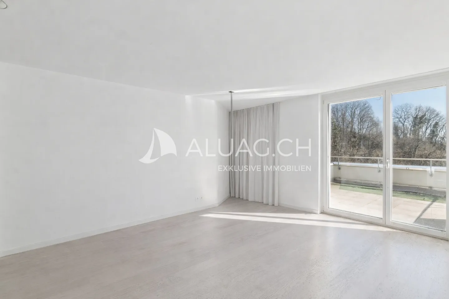 PENTHOUSE APARTMENT WITH DREAMLIKE LAKE VIEW - Photo 10 of 13