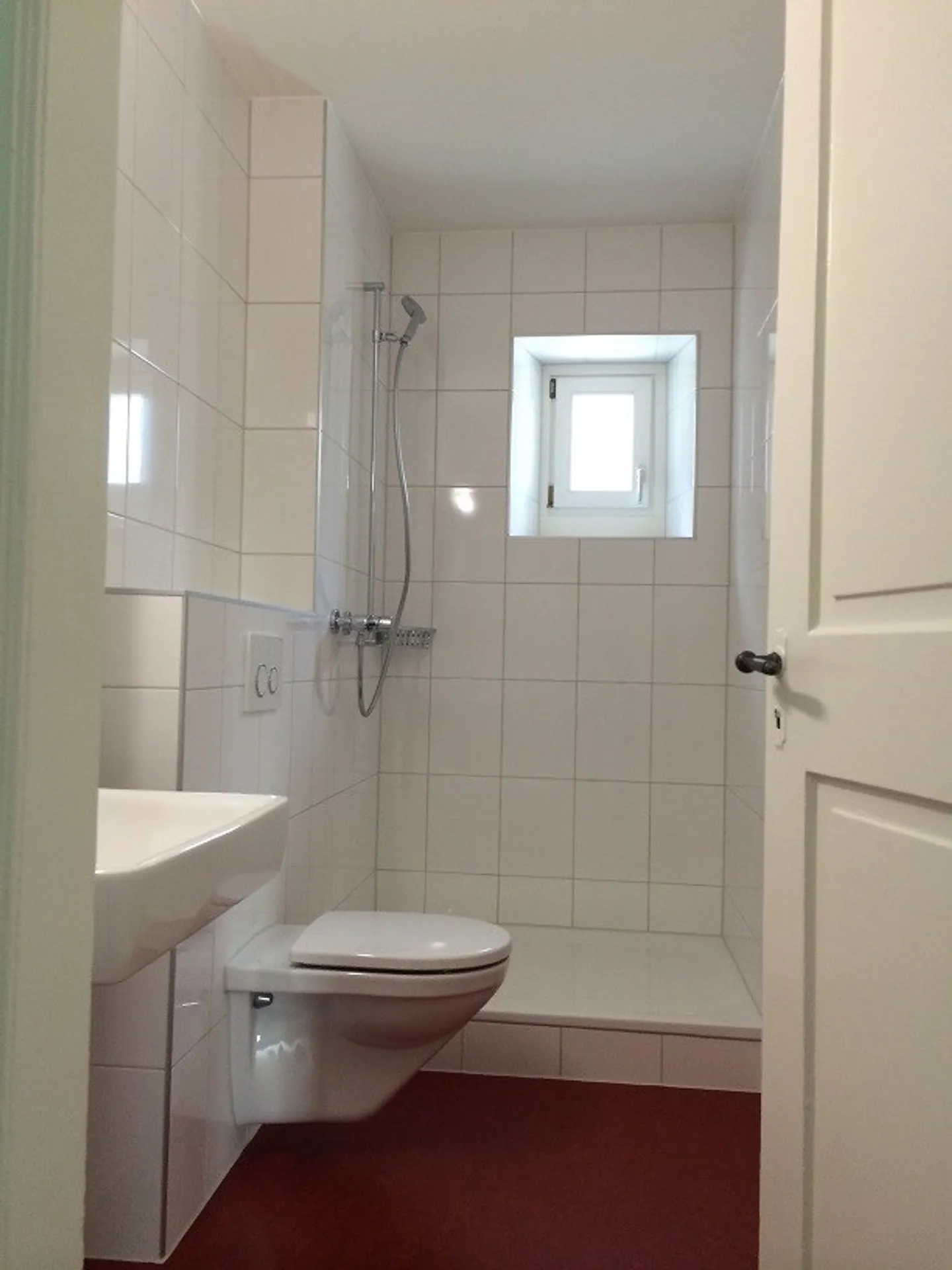 Moderne 2.5-Zimmer-Wohnung mit Terrasse im Hochparterre - Foto 16 von 20