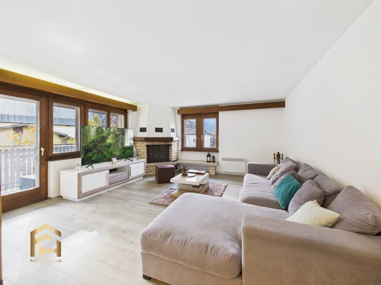 Fantastic 4.5-room apartment in Turtmann with breathtaking views - Photo 3 of 13