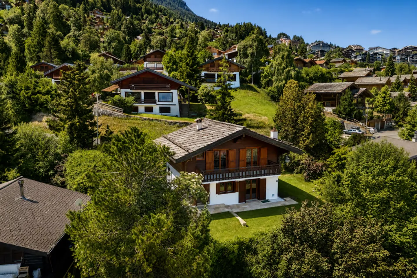 Bellissimo chalet ristrutturato a pochi minuti dal centro - Foto 1 di 13