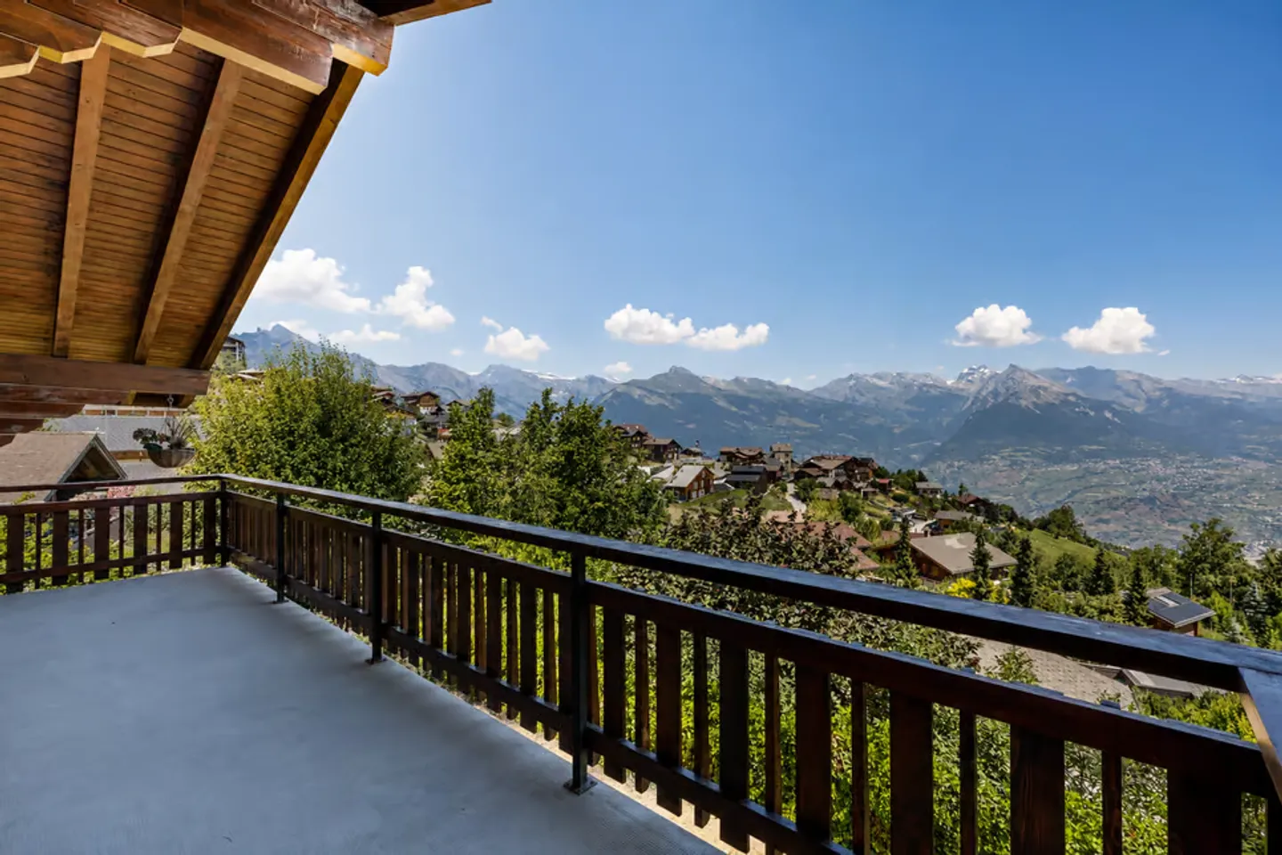 Bellissimo chalet ristrutturato a pochi minuti dal centro - Foto 4 di 13