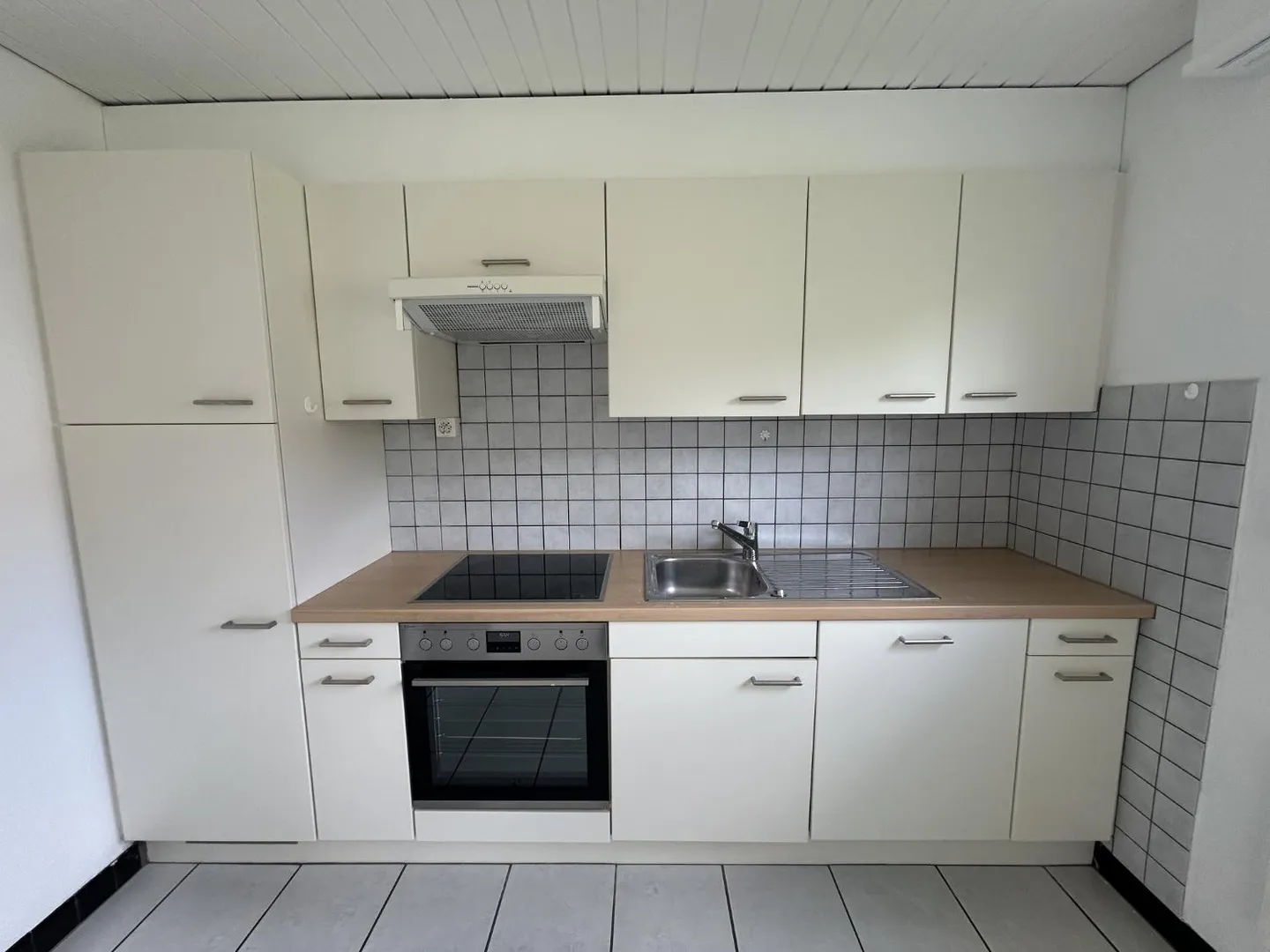 In affitto: appartamento 4.5 locali con balcone - Le Seut 3, Malleray - Foto 3 di 11