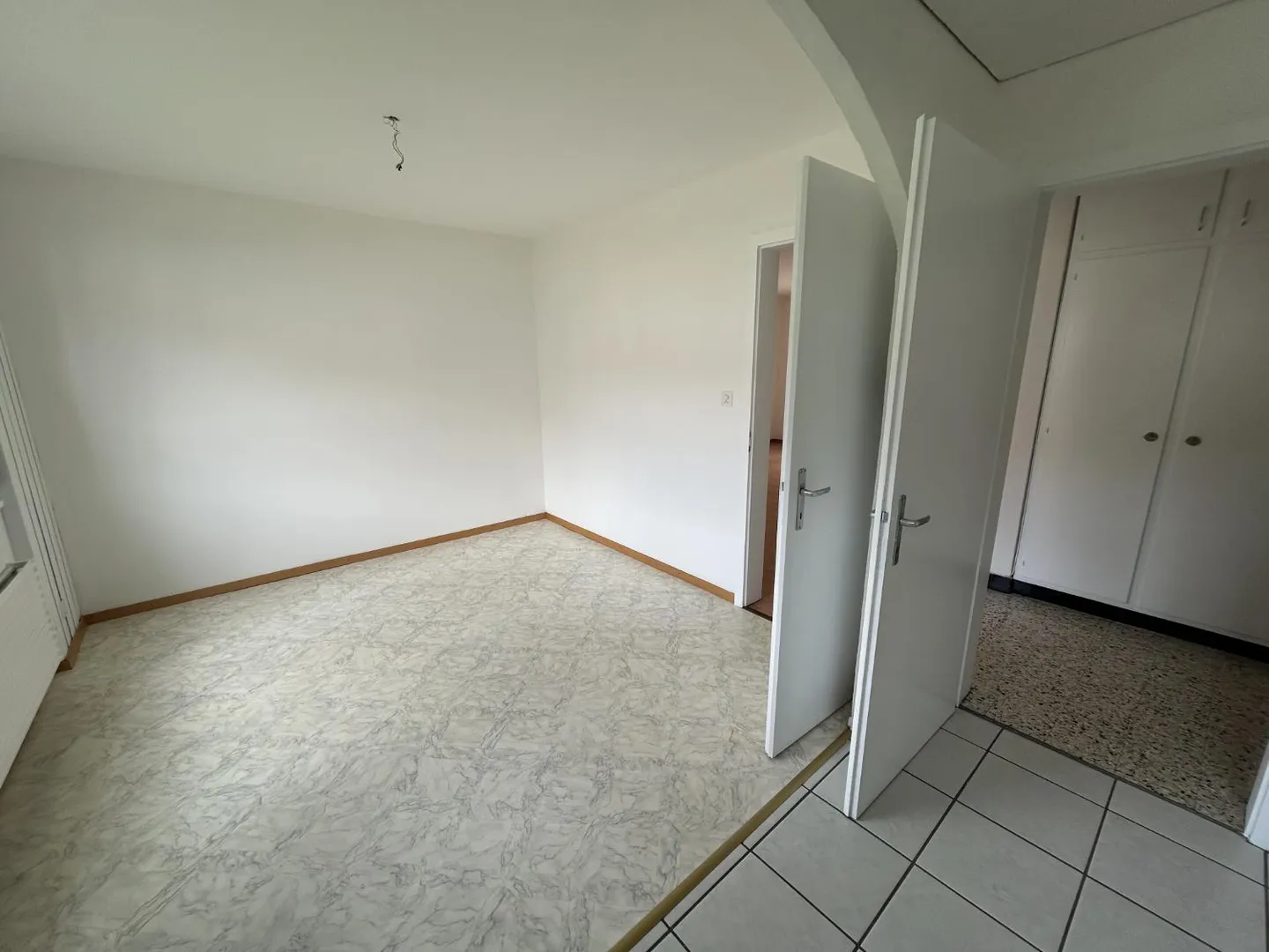 In affitto: appartamento 4.5 locali con balcone - Le Seut 3, Malleray - Foto 4 di 11