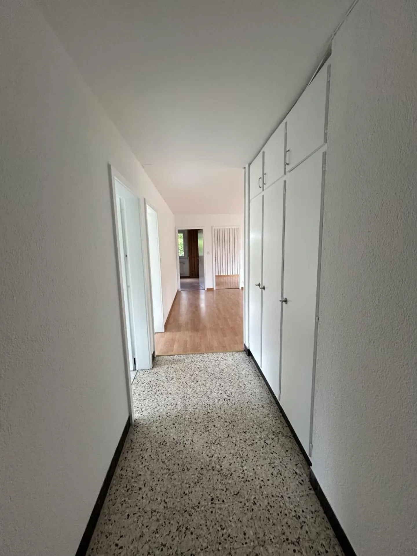 In affitto: appartamento 4.5 locali con balcone - Le Seut 3, Malleray - Foto 9 di 11