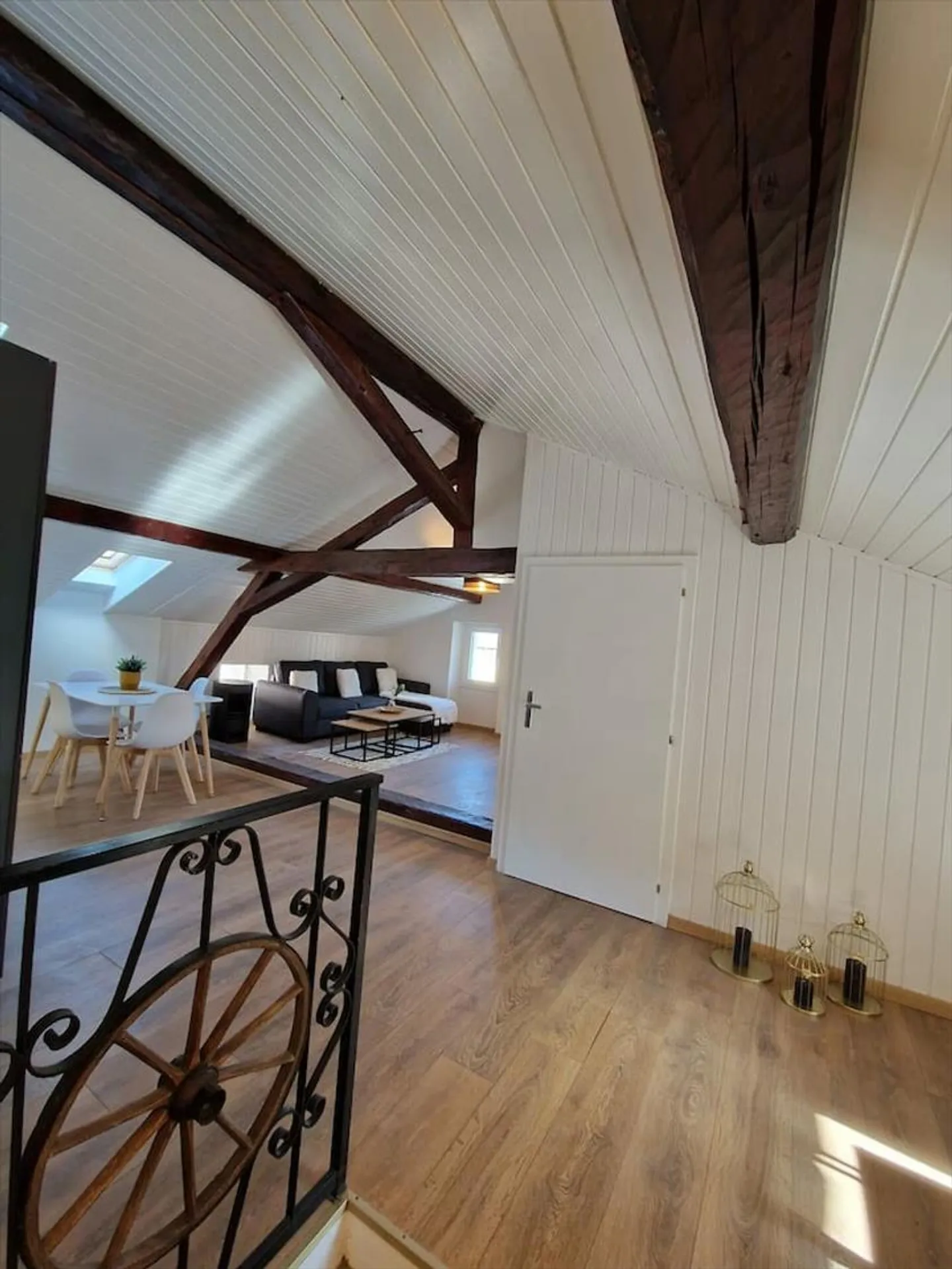 Schöne 2,5-Zimmer-Loftwohnung komplett möbliert im Dachgeschoss in Leytron - Foto 8 von 9