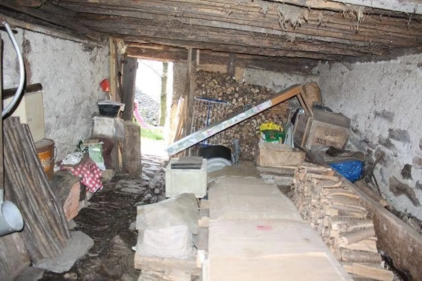 Chalet avec deux moitiés de 3 pièces à développer - Photo 8 sur 16