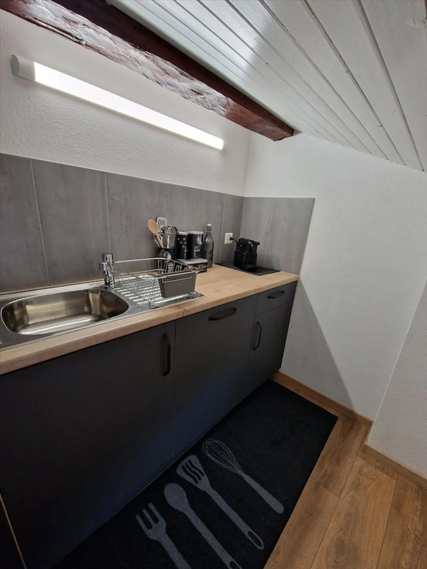 Schöne 2,5-Zimmer-Loftwohnung komplett möbliert im Dachgeschoss in Leytron - Foto 5 von 9