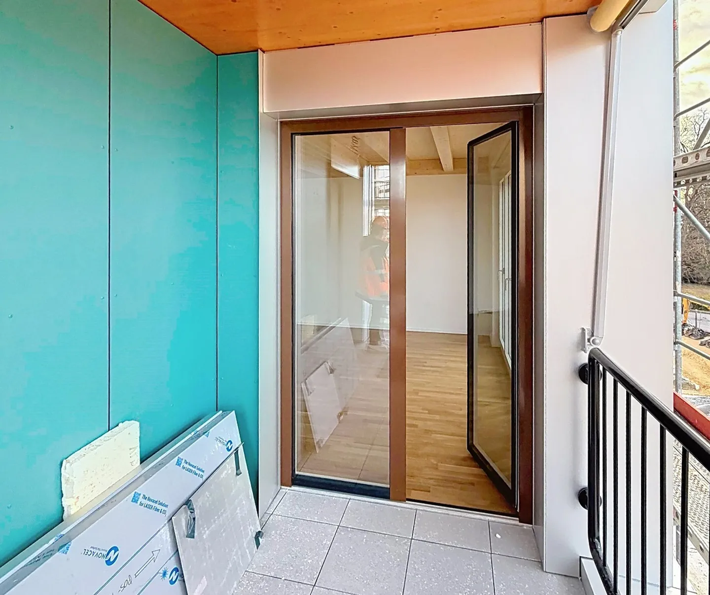 Modern Apartment Near Lake - Photo 6 of 8