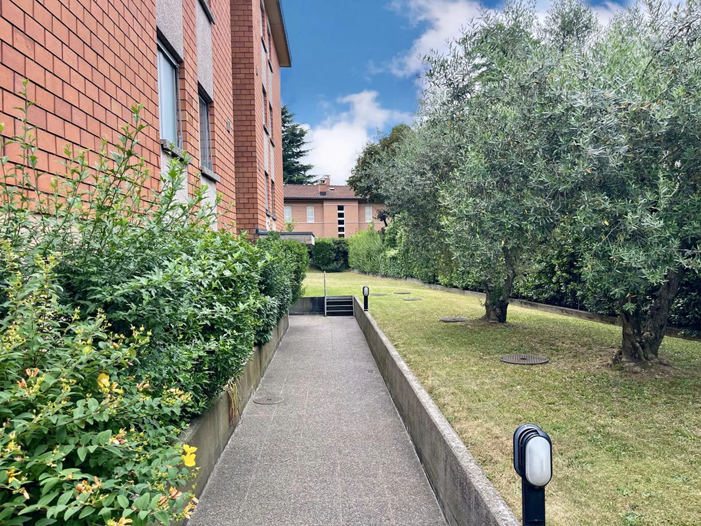 APPARTAMENTO RINNOVATO 3.5 LUMINOSO NEL DISTRETTO CENTRALE DI MENDRISIO - Foto 9 di 10