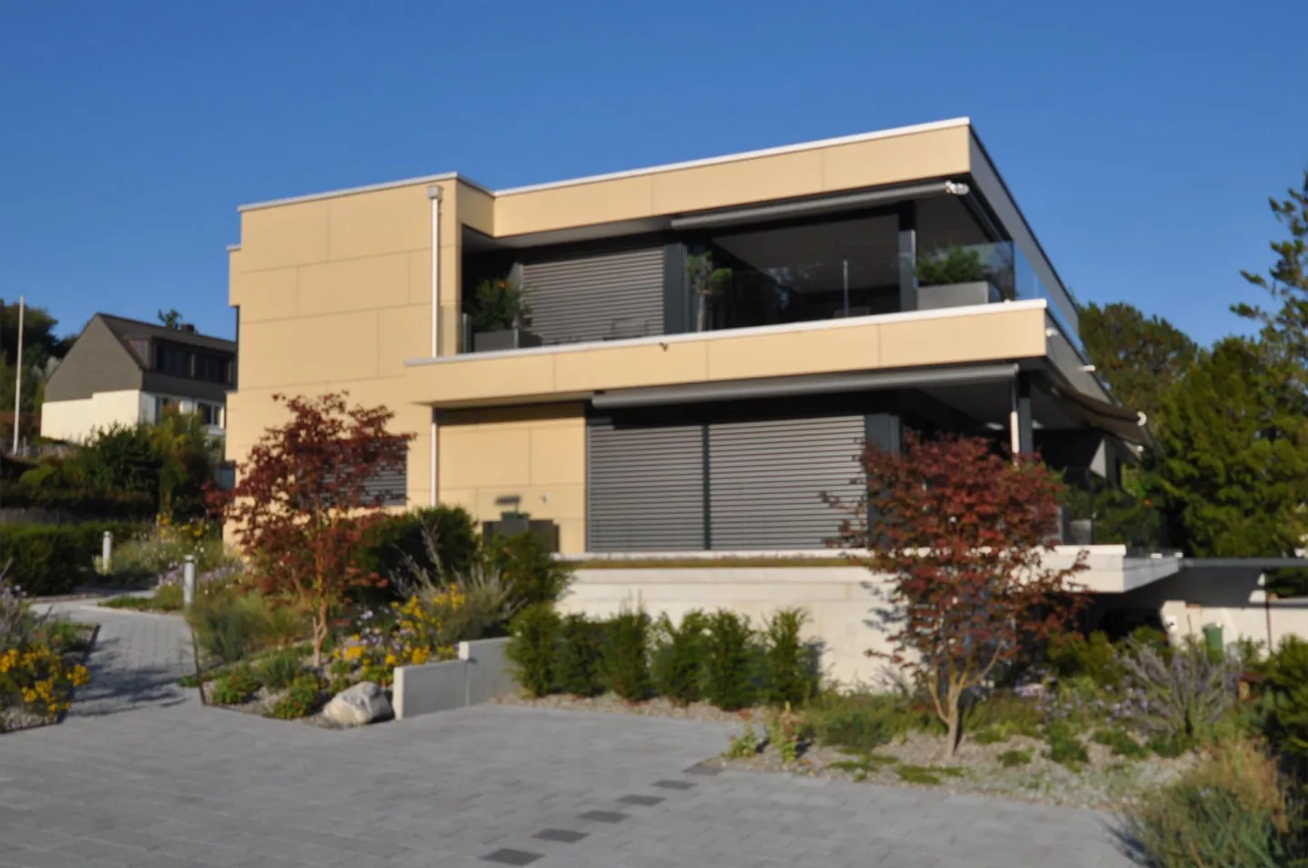 Appartamento esclusivo, molto grande in una casa a 3 famiglie con molta privacy - Foto 1 di 15