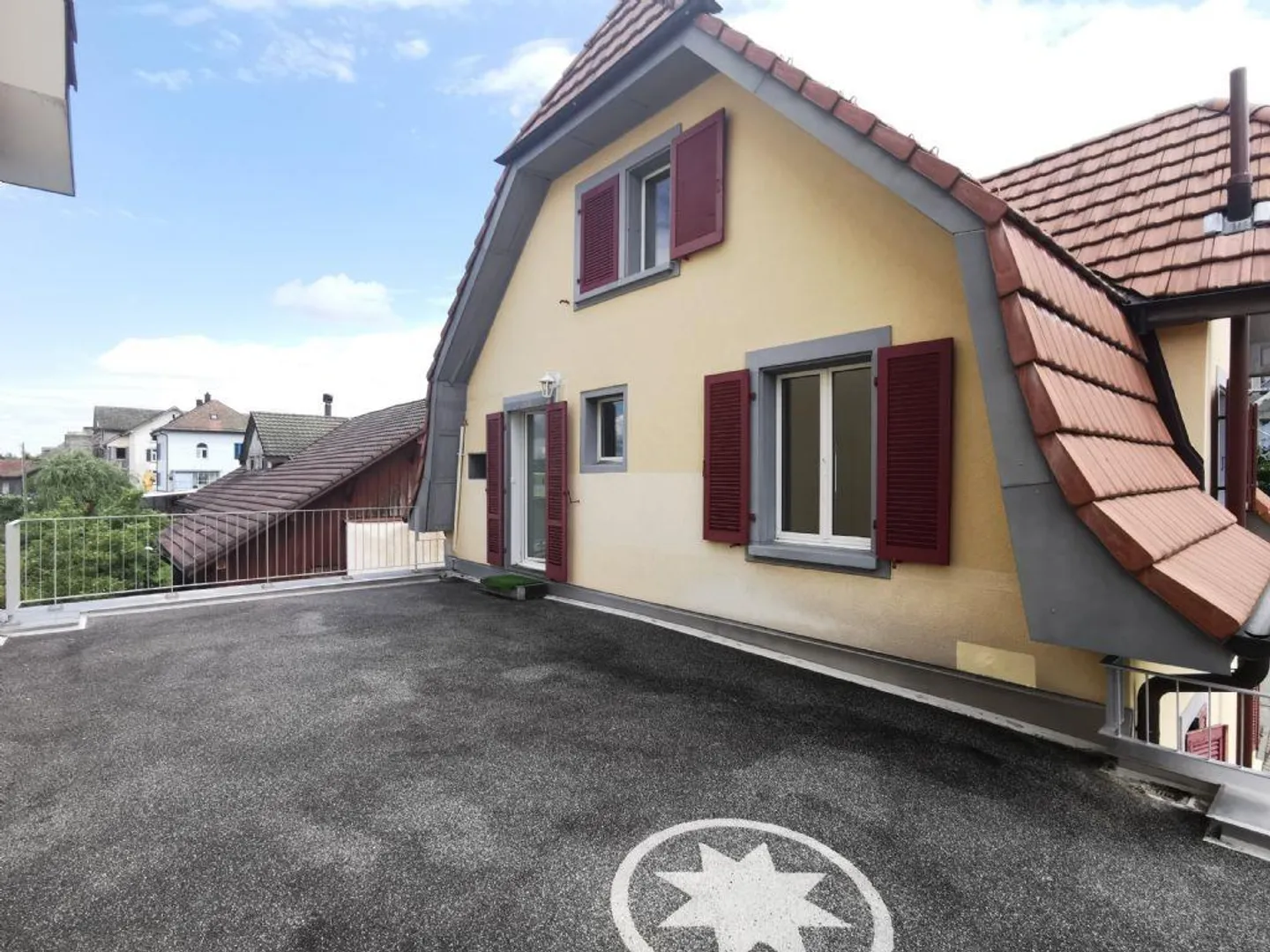 CENTRAL | AFFORDABLE I ROOFTOP TERRACE - Photo 7 of 7