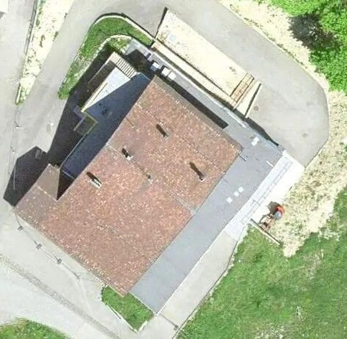 Blocco di appartamenti all'asta - Foto 1 di 13