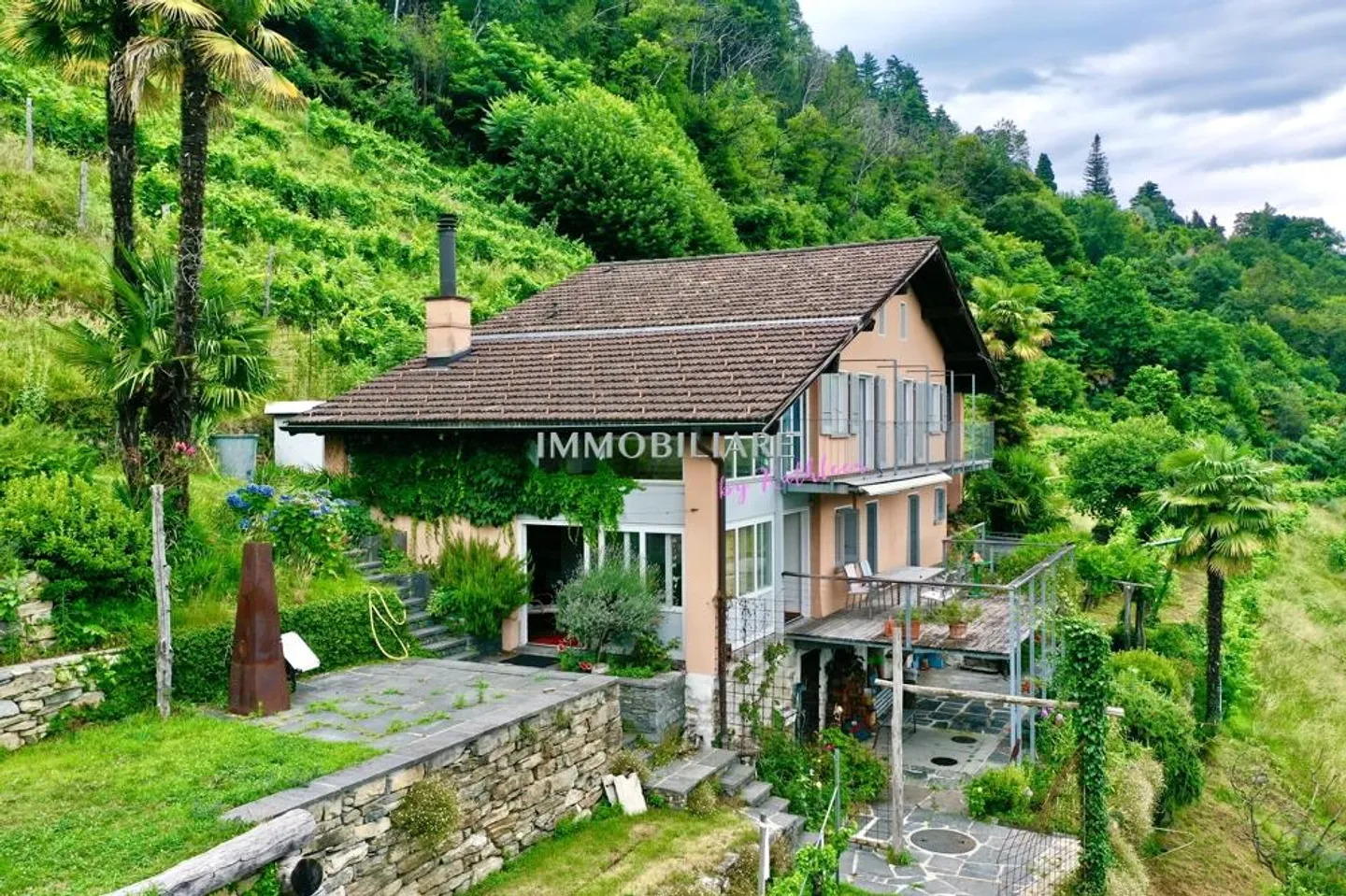 Un rifugio speciale tra i vigneti di Gudo - Foto 18 di 19