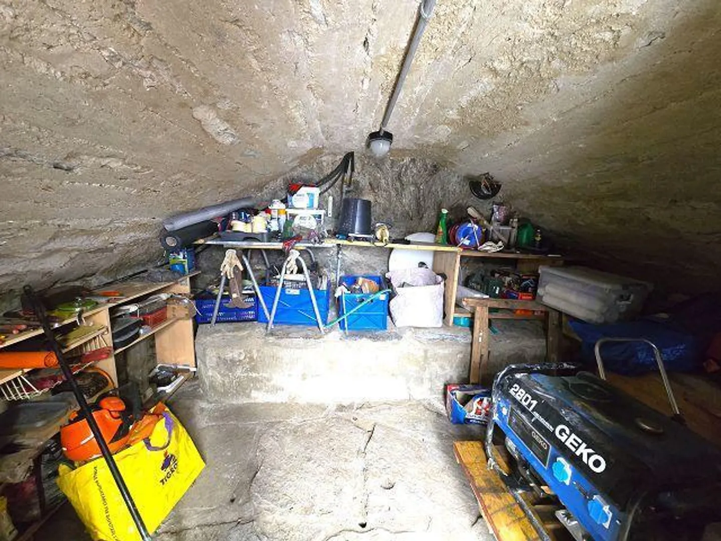 2 Rustici con grande terreno in posizione molto tranquilla e soleggiata... - Foto 10 di 13