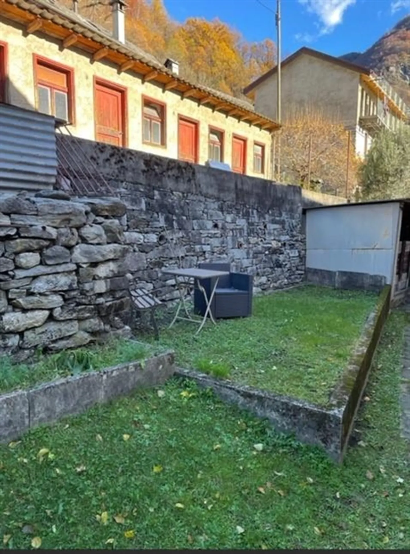 «Bella casa ticinese di 6.5 locali nel nucleo con giardino privato e garage separato / Schönes Tessinerhaus mit privatem Garten und separater Garage» - Foto 7 di 20