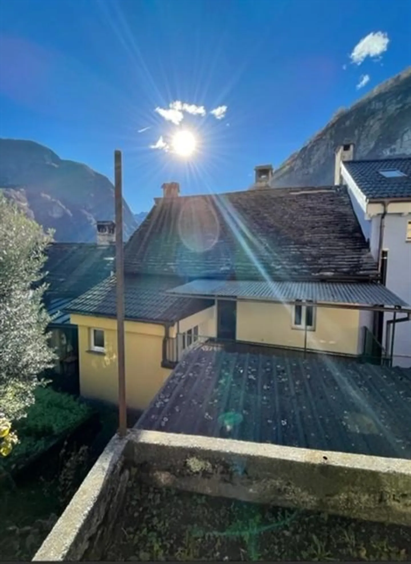 «Bella casa ticinese di 6.5 locali nel nucleo con giardino privato e garage separato / Schönes Tessinerhaus mit privatem Garten und separater Garage» - Foto 5 di 20