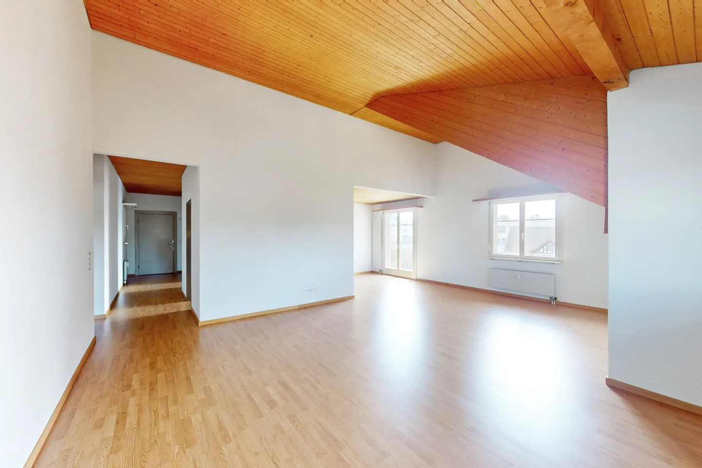 Penthouse avec un agencement spacieux ! - Photo 3 sur 13