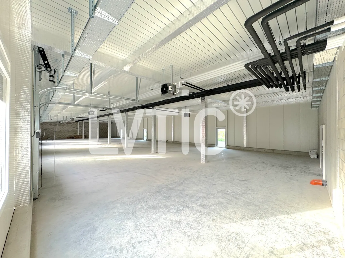 Officina, magazzino, uffici di 525 m2 in affitto a Villeneuve - Foto 4 di 11