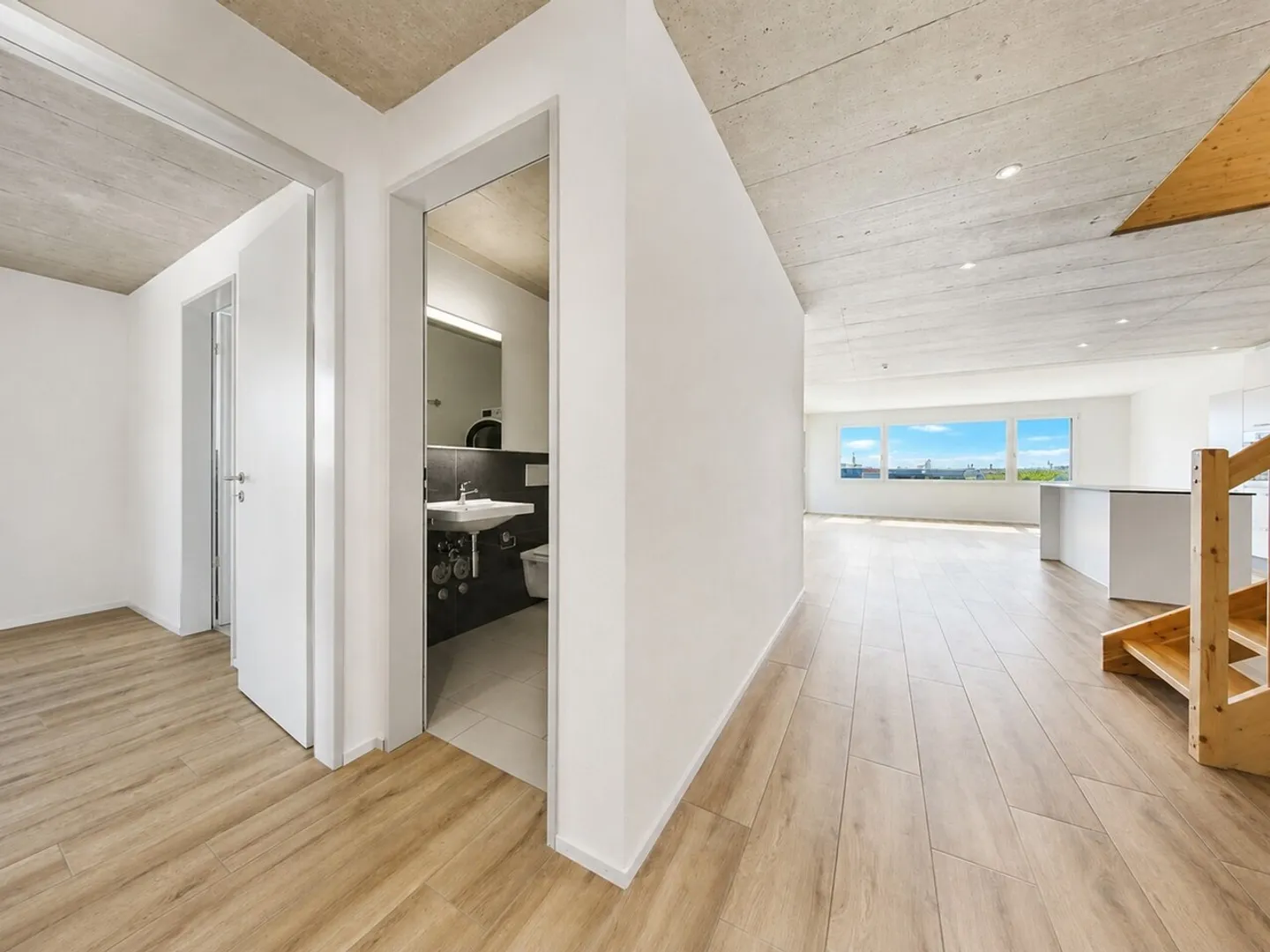Maisonette apartment with morning sun! - Photo 7 of 10