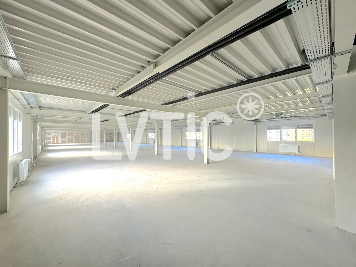 Officina, magazzino, uffici di 525 m2 in affitto a Villeneuve - Foto 8 di 11