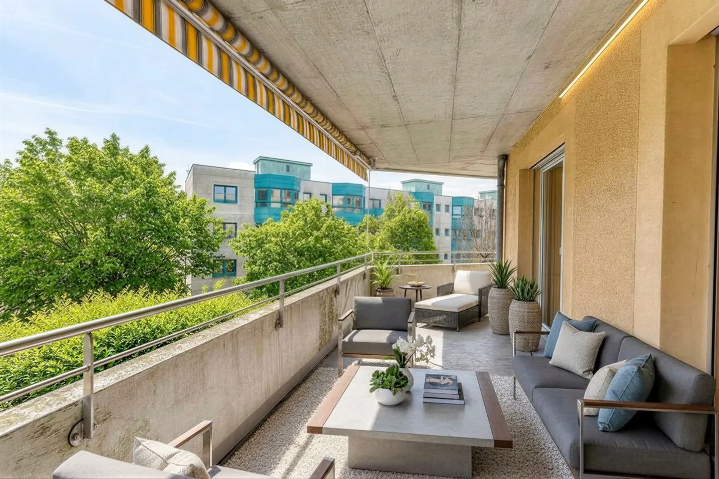 Magnificent and spacious 5-room apartment in Grand-Saconnex! - Photo 1 of 3