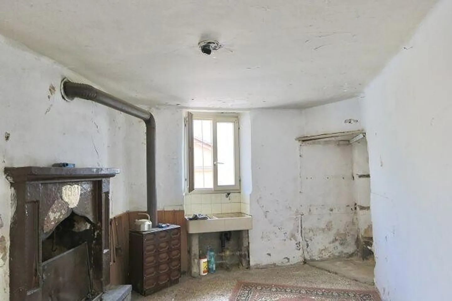 Maison de village 5 1/2 pièces à rénover ou à reconstruire - Photo 3 sur 13