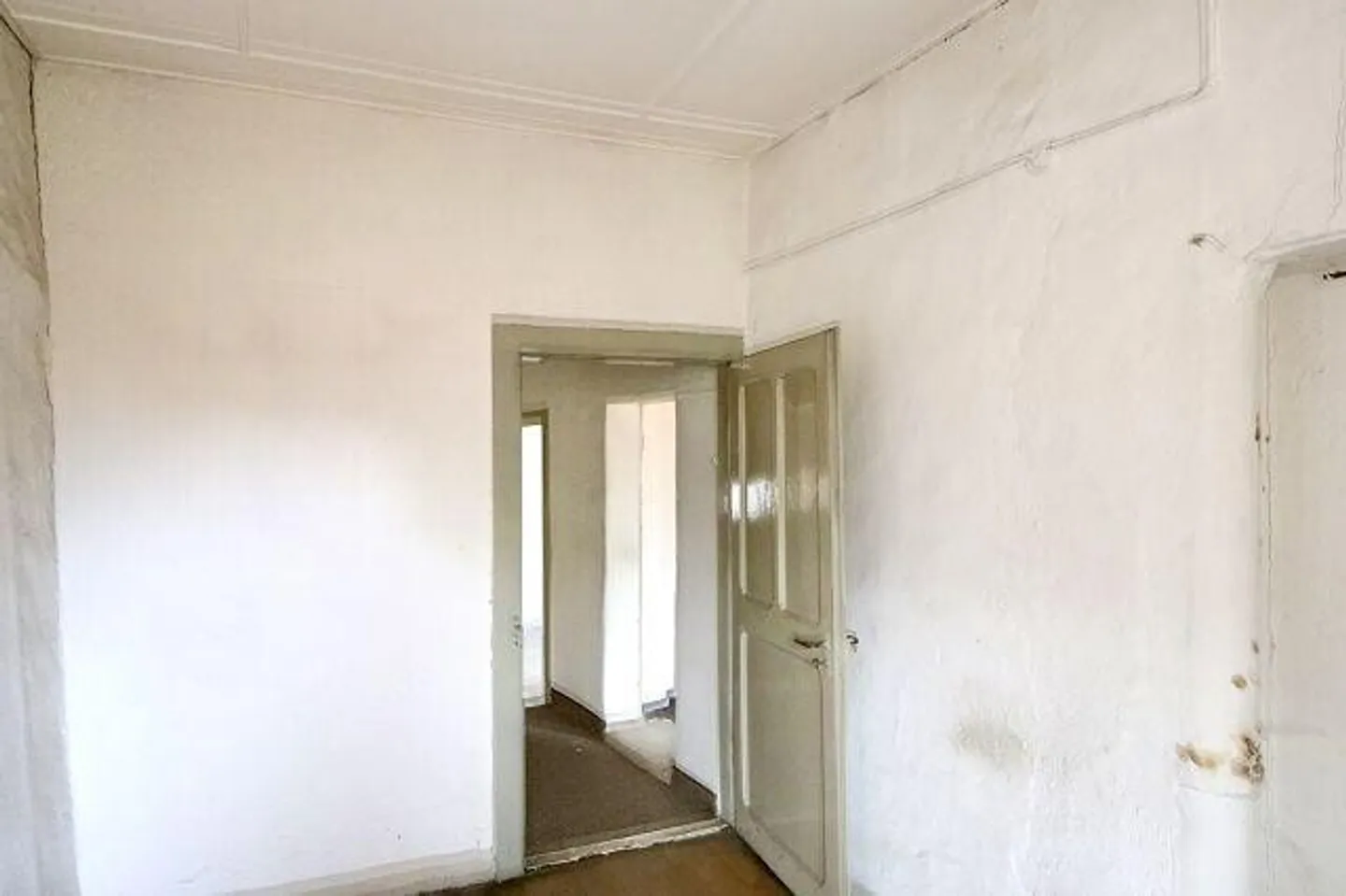 Maison de village 5 1/2 pièces à rénover ou à reconstruire - Photo 8 sur 13