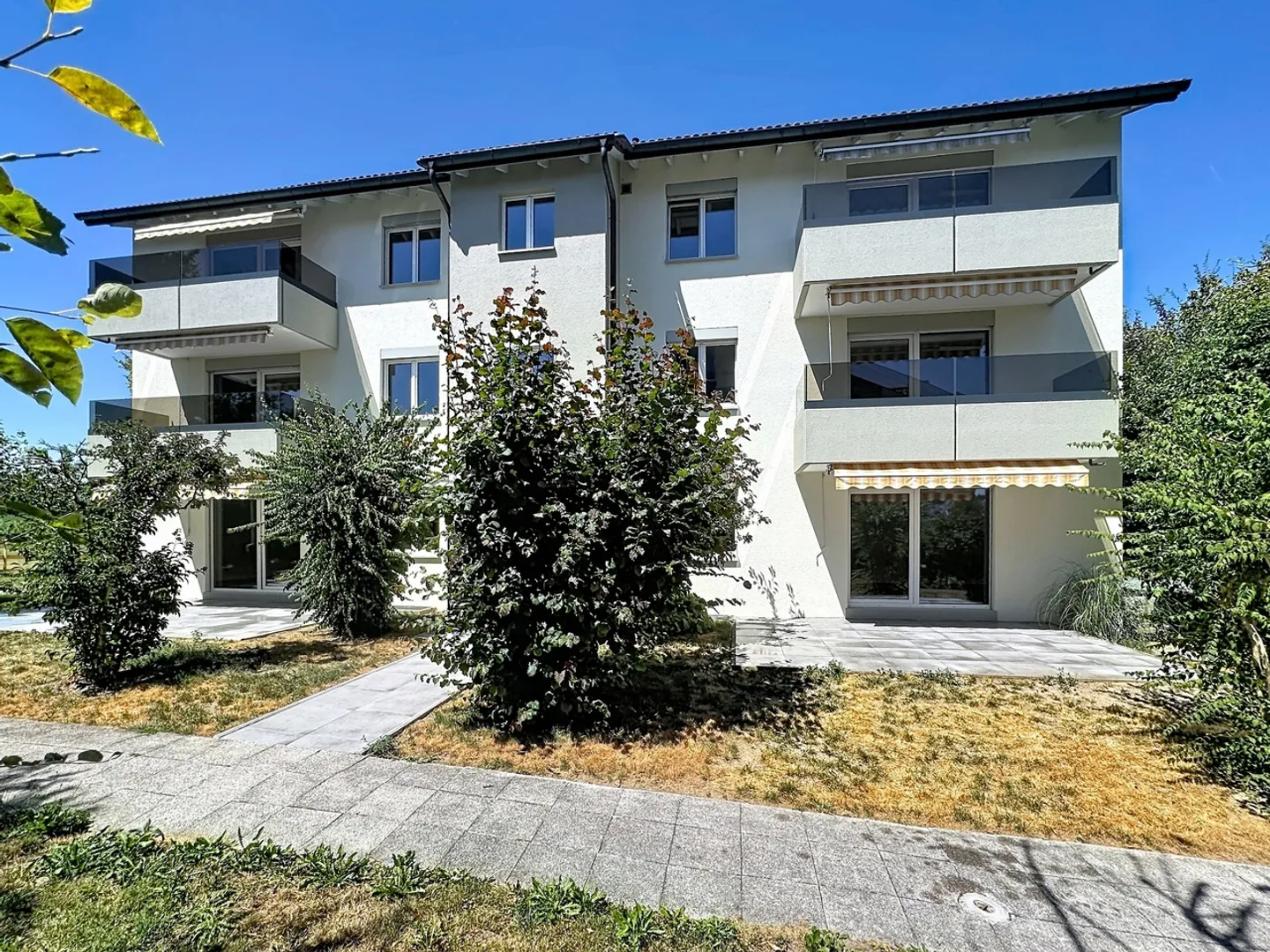 Very nice renovated 3.5 room apartment with balcony - Photo 2 of 12