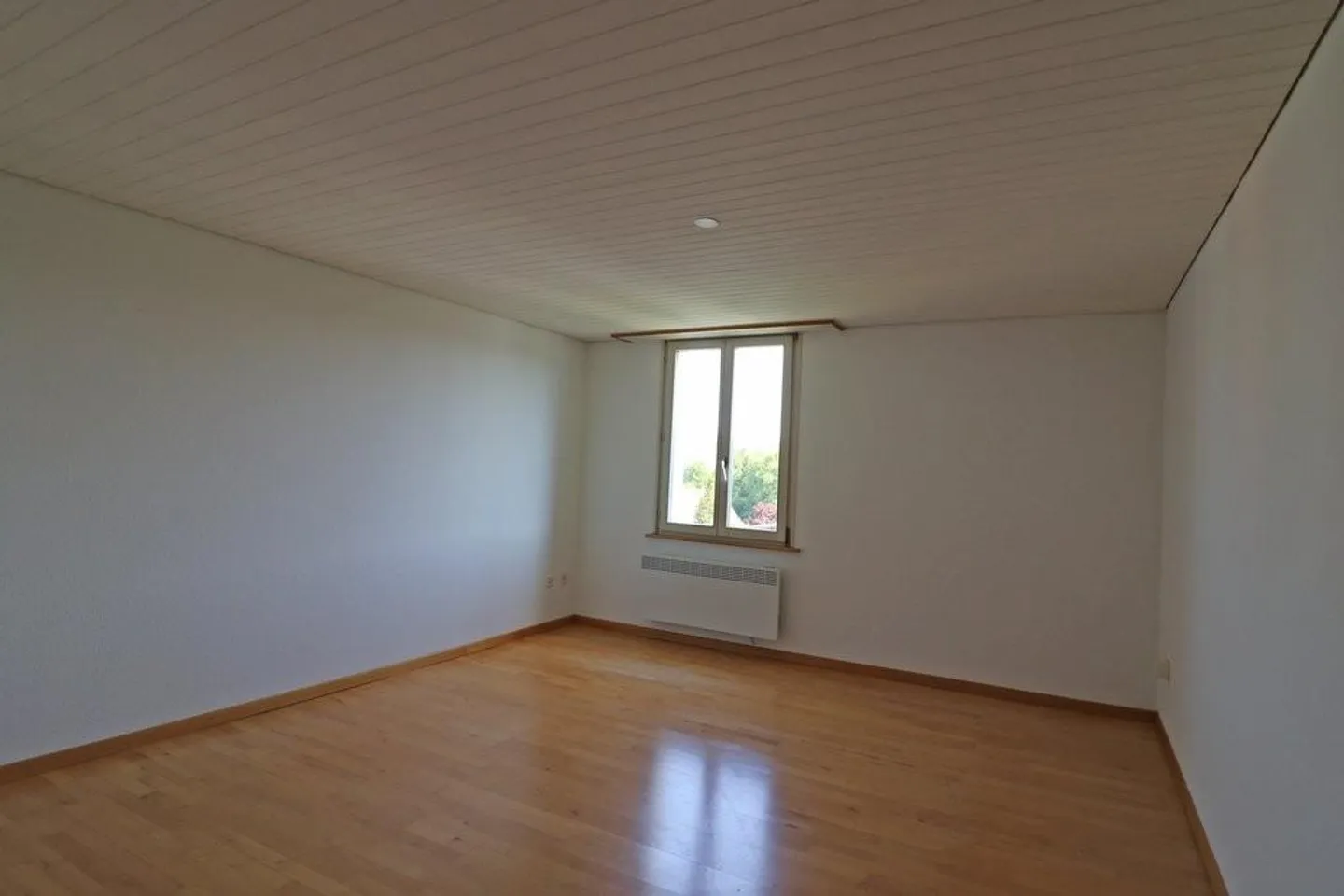 Charmante appartement 3 pièces dans un endroit calme à Engelburg - Photo 2 sur 3