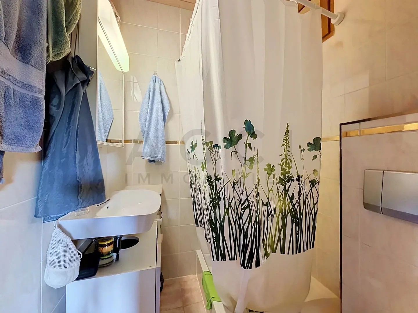 Charming 4-Room Apartment - Photo 8 of 9