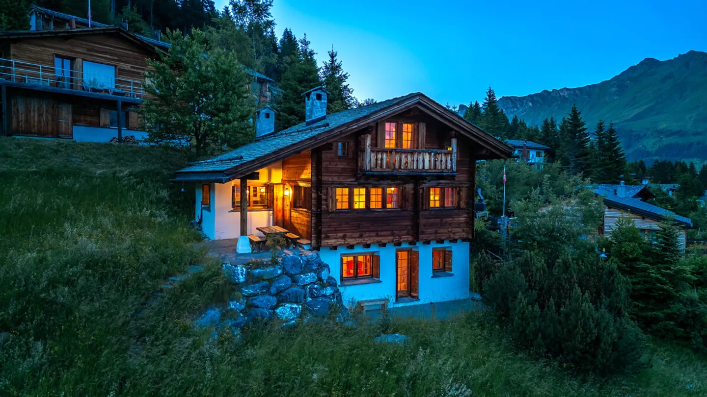 Maissen-Ferienhaus in Valbella mit Panorama und an Ski-in/Ski-out-Lage - Foto 1 von 6